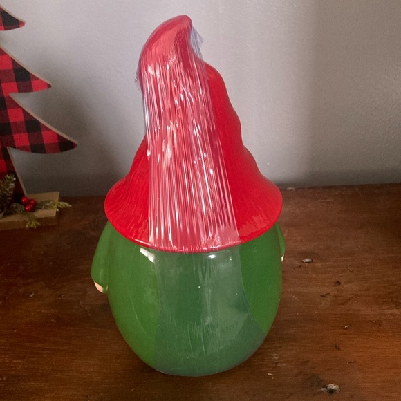 NWT- 10-1/2”- Adorable Red & Green Ceramic Holiday Gnome Cookie Jar Decoration - Picture 8 of 17